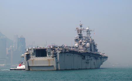 Tàu đổ bộ USS Peleliu của Mỹ cập cảng Hong Kong trong một chuyến thăm hữu nghị.