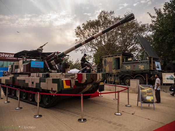 Pháo tự hành Arjun Catapult 130mm do Cơ quan nghiên cứu và phát triển quốc phòng Ấn Độ DRDO phát triển dựa trên khung gầm xe tăng chiến đấu chủ lưc Arjun.