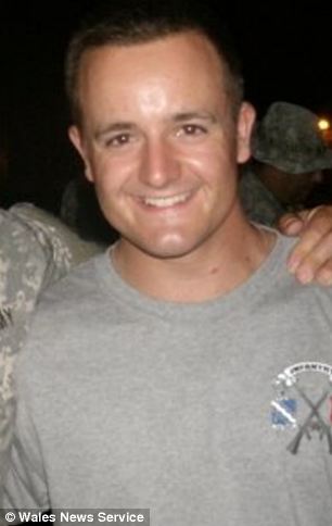 Craig Robert, 24 tuổi, một trong 3 binh sĩ tử vong trên đường hành quân