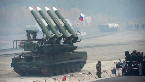 Xe phóng chấp hành tổ hợp tên lửa Buk-M2.