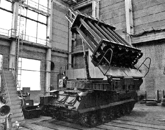 Mô hình thử nghiệm xe phóng chấp hành 9A316 M cho tổ hợp tên lửa Buk-M3 với 12 đạn tên lửa của Công ty Start.