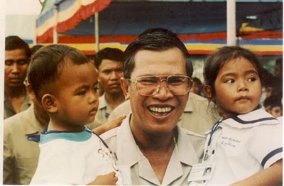  	Sau nhiều thập kỉ sóng gió trên chính trường, Hun Sen được cộng đồng quốc tế công nhận và được đánh giá là một chính trị gia xuất chúng.