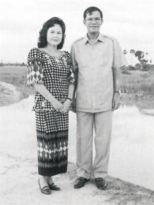  	Thủ tướng Hun Sen và vợ, bà Bun Rany, tại Siem Reap năm 1996