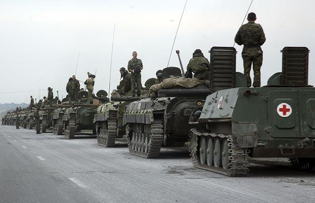 Phương tiện chiến đấu của Nga đổ về Nam Ossetia trong chiến tranh Gruzia. Ảnh: Telegraph