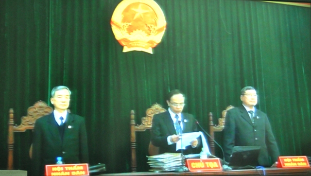 Chủ tọa phiên tòa Trương Việt Toàn đọc bản tuyên