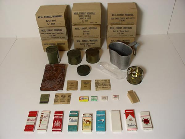 Khẩu phần ăn MCI cùng các vật dụng kèm theo cho lính Mỹ trong chiến tranh Việt Nam.