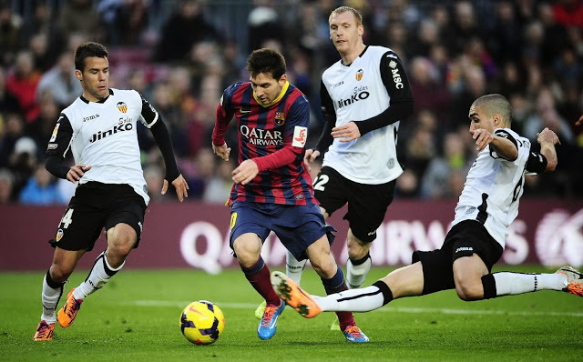 Một mình Messi không thể cứu Barca trước Valencia