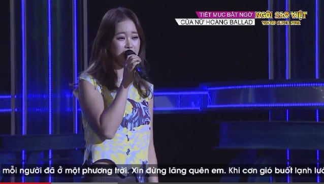 Baek Ji Young trên sân khấu chương trình Ngôi sao Việt.