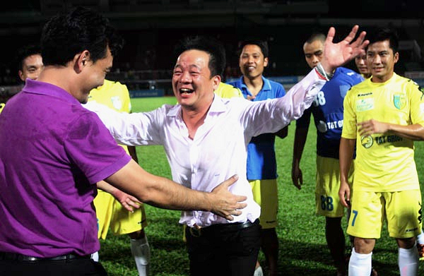 
	Sau 2 năm liên tiếp phải về nhì, Hà Nội T&T đã có những bước tiến mạnh mẽ và giành được thành công lớn trong mùa giải 2013. Mùa này, họ đã vô địch sớm một vòng đấu và đây cũng là danh hiệu vô địch V-League thứ 2 của CLB có được.