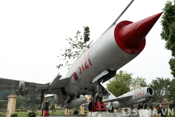 Máy bay MIG-21 F96 số hiệu 5121 được sản xuất năm vào những năm 1960 và được Liên Xô chuyển giao sang cho Việt Nam vào tháng 7 năm 1972.