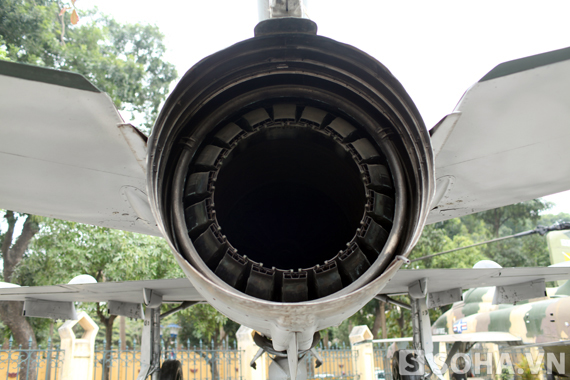 Động cơ Tumansky R-25-300 có sức đẩy 7.065kg