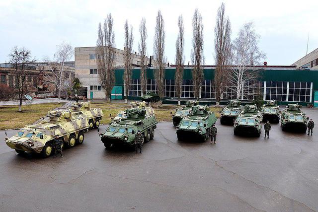 Xe bọc thép BTR-4 của Vệ binh Ukraine