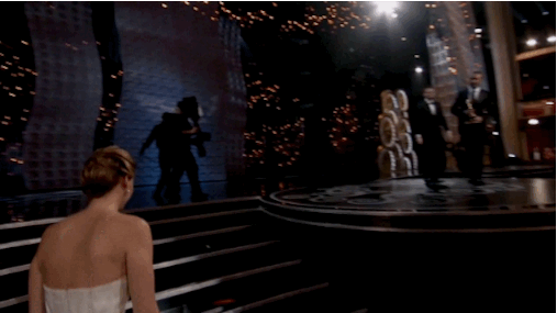 Tại lễ trao giải Oscar 2013, Jennifer Lawrence cũng từng vấp ngã khi lên nhận giải Nữ diễn viên chính xuất sắc nhất trong phim Silver Linings Playbook. Năm nay cô được đề cử ở hạng mục Nữ diễn viên phụ xuất sắc nhất.