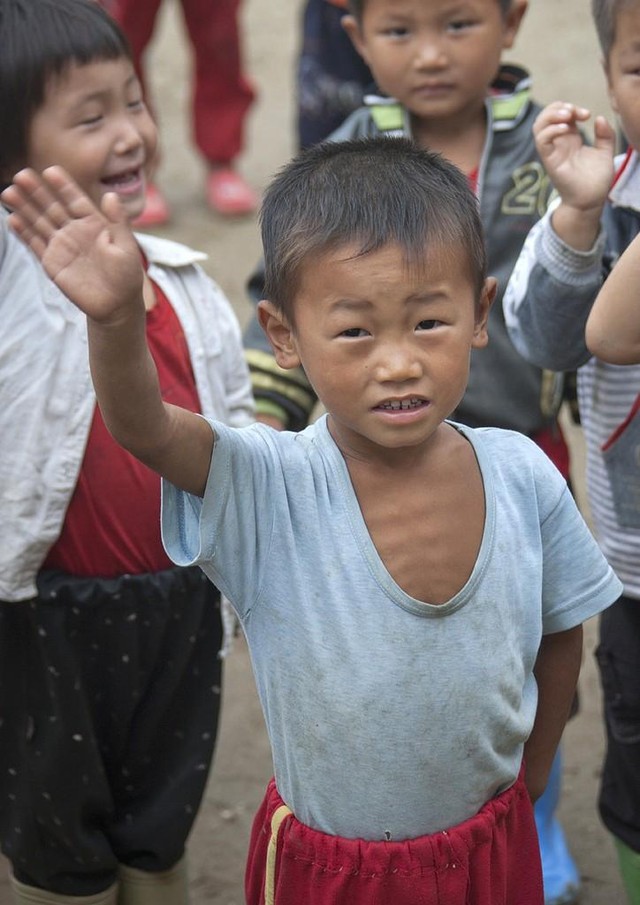 Năm 2013, mặc dù lương thực do Triều Tiên sản xuất đã tăng lên, song rất nhiều trẻ em vẫn đang phải chịu tình trạng suy dinh dưỡng, chậm phát triển.