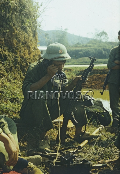 Bộ đội Việt Nam bảo vệ thành phố biên giới Lạng Sơn năm 1979.