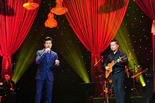 Quang Dũng cũng thể hiện thành công nhiều nhạc phẩm của Trịnh Công Sơn