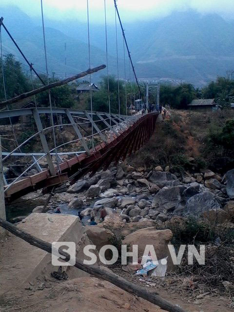 Cầu Chu Va 6 sập khiến 9 người chết và 41 người bị thương