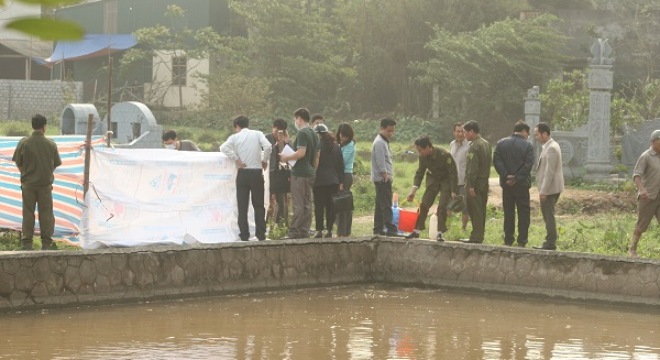 Cơ quan điều tra tới khai quật mộ của 2 thai nhi