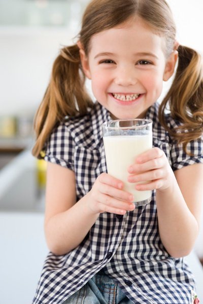 12 sai lầm hay mắc khiến việc uống sữa trở nên bất lợi
