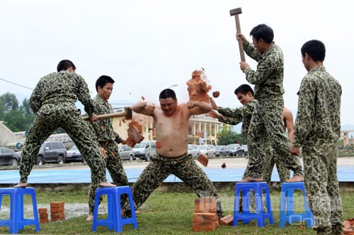 36 đường v&otilde; hiểm của Việt Nam m&agrave; MMA cũng phải c&uacute;i đầu - Ảnh 3.