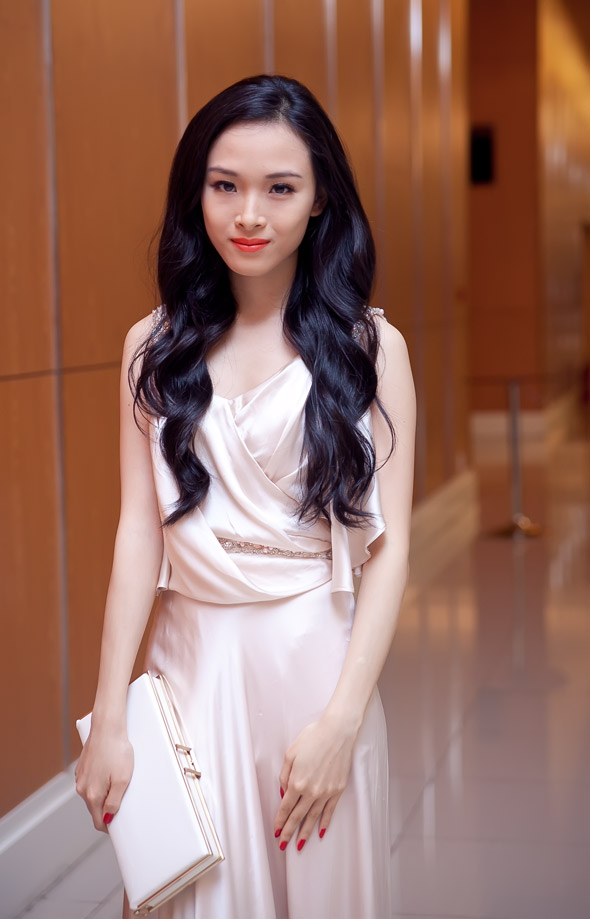 Hoa hậu Trương Hồ Phương Nga từng xinh đẹp như thế - Ảnh 6.