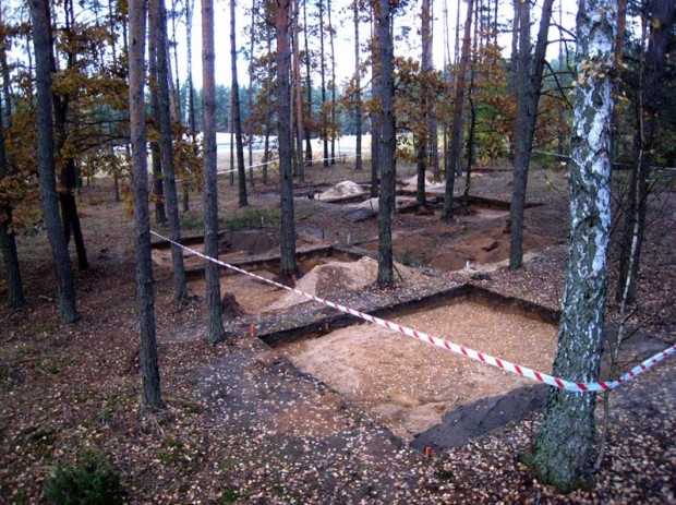Các nhà khảo cổ khám phá ra bí mật khủng khiếp của Hitler - Ảnh 10.