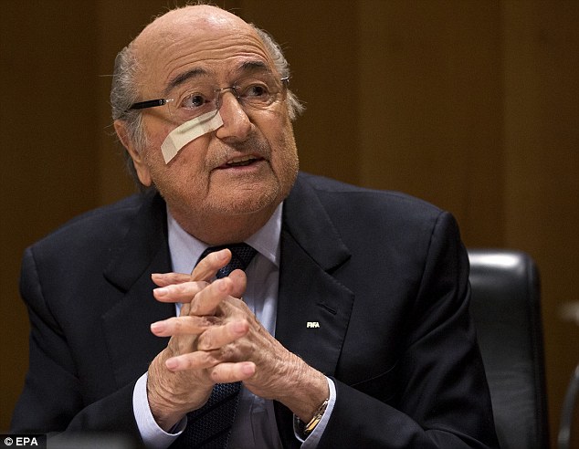 Sốc: Sepp Blatter tiết lộ Euro 2016 có thể bị dàn xếp - Ảnh 1.