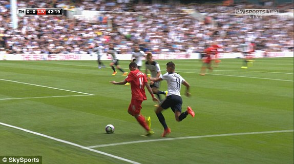 Ăn miếng trả miếng, Liverpool - Tottenham tự ghìm chân nhau - Ảnh 1.