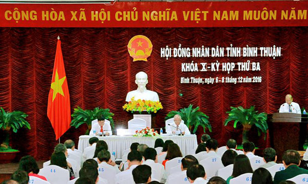 Vụ biển Hòn Cau: ‘Không đánh đổi môi trường lấy kinh tế’ - Ảnh 1.