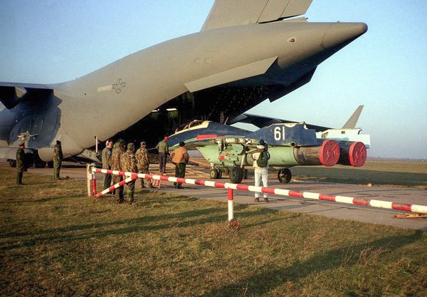 Nhanh tay mua lại hàng chục MiG-29 với giá rẻ như cho, Mỹ khiến nhiều quốc gia phải ôm hận - Ảnh 2.