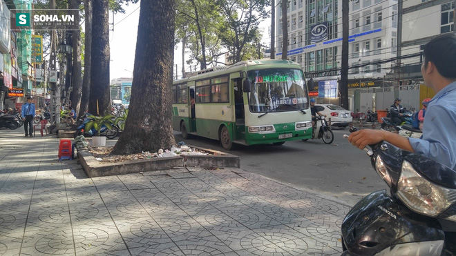 Lời khai của tài xế xe buýt đâm người trên đường phố Sài Gòn - Ảnh 1.