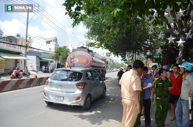 Người phụ nữ bị xe bồn kéo lê hơn 20m, tử vong thương tâm - Ảnh 4.