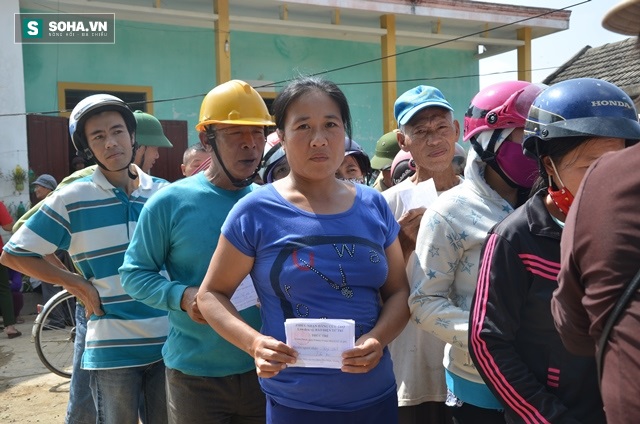 Báo Trí Thức Trẻ trao quà hỗ trợ người dân vùng lũ Quảng Bình - Ảnh 9.