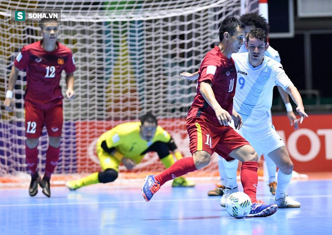 Bầu Tú:  “Xin đừng nhấc chân futsal Việt Nam khỏi mặt đất” - Ảnh 2.