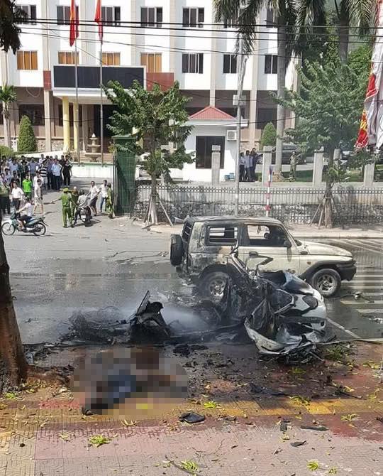 [NÓNG]  Xe taxi nổ như bom ở Cẩm Phả, 2 người chết - Ảnh 9.