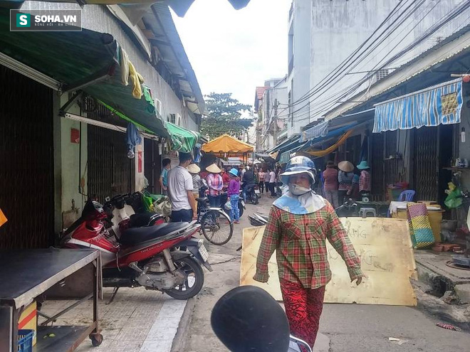 Hỗn chiến tại chợ ở Sài Gòn, 4 người thương vong - Ảnh 1.