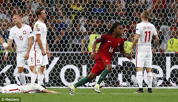 Bom xịt Ronaldo tỏa sáng luân lưu, Bồ Đào Nha hú vía vào BK - Ảnh 2.