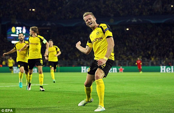 2 lần dẫn trước, Real vẫn run rẩy rời Dortmund - Ảnh 1.