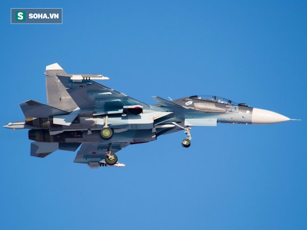 Quyết bỏ qua Su-30MK2, tiến thẳng lên Su-30SM phiên bản hải quân: Phi công khen hết lời! - Ảnh 1.