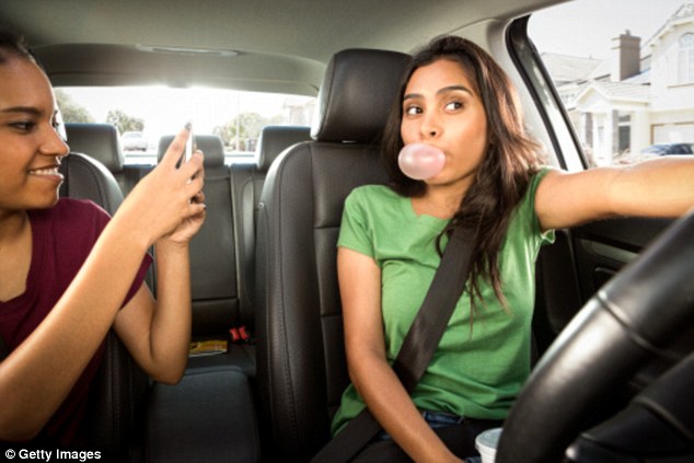 Sử dụng smartphone khi đang lái xe và cái giá quá đắt phải trả - Ảnh 3.
