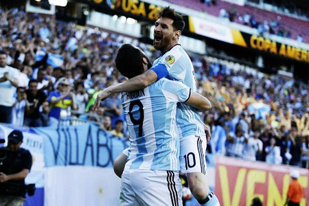 Messi, Higuain chói sáng đưa Argentina vào bán kết Copa America - Ảnh 2.