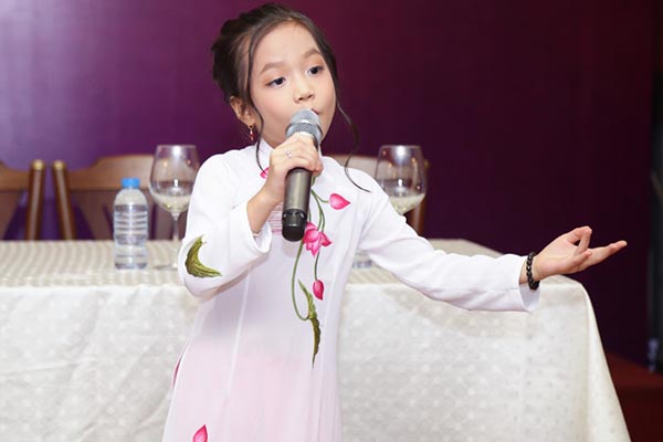 Ca nương 6 tuổi vừa xác lập kỷ lục Guiness Việt Nam - Ảnh 4.