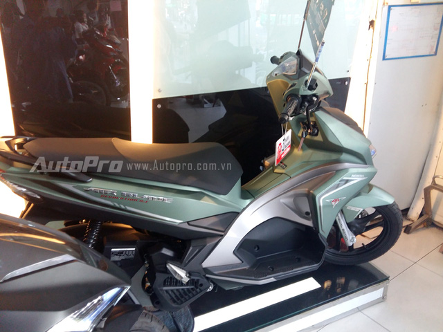 Honda Air Blade 2016 màu lạ đội giá hơn 10 triệu Đồng