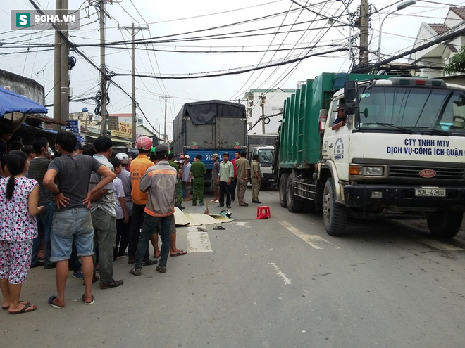 Người đàn ông té ngã bị xe tải cán tử vong trên đường phố Sài Gòn - Ảnh 2.