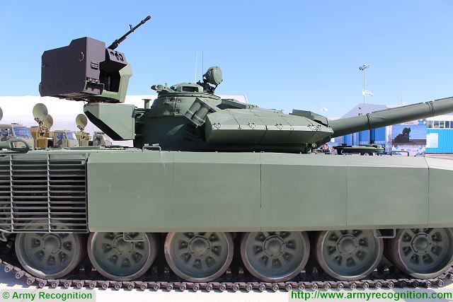 Biến thể T-72 độc - lạ lộ diện ở Kazakhstan - Ảnh 2.