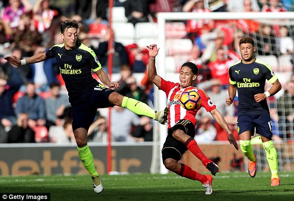 Giroud - Sanchez thần thánh kéo Arsenal rực sáng trên vũng lầy Sunderland - Ảnh 14.