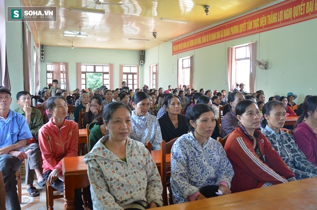 Báo Trí Thức Trẻ trao quà hỗ trợ người dân vùng lũ Quảng Bình - Ảnh 2.