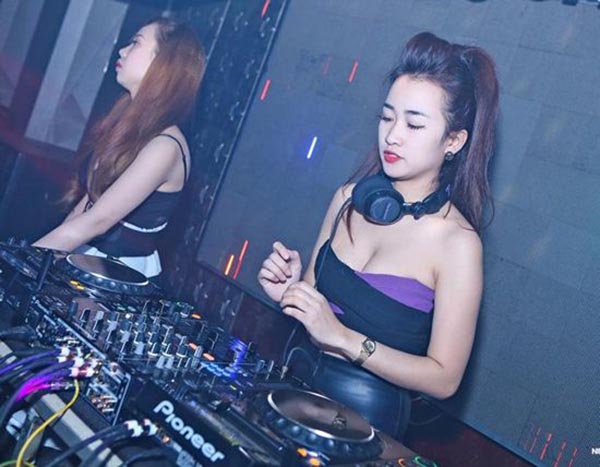 Thời bị khách lừa, chủ bùng tiền lương của DJ Trang Moon - Ảnh 2.