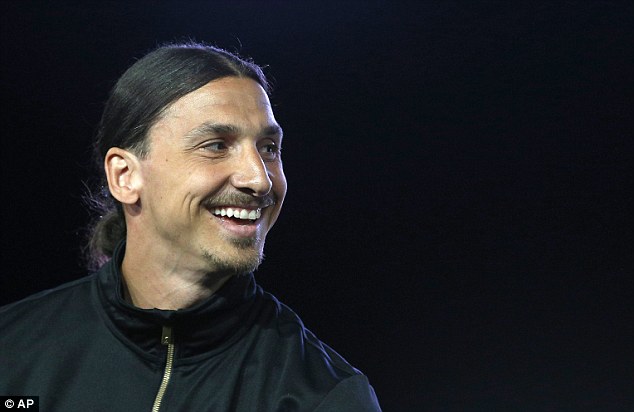 Dân tình choáng với lí do Ibrahimovic chưa thể sang Man United - Ảnh 1.