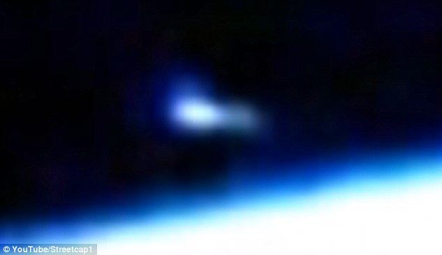 UFO bất ngờ xuất xuất hiện đúng lúc NASA livestream! - Ảnh 2.